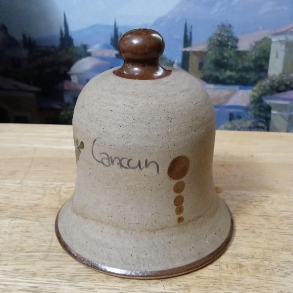 🏘Vintage Cancun Ceramic Souvenir Bell & A Vintage Pottery Bowl,Nice Gifts! 🐢🐊 - Picture 2 of 9